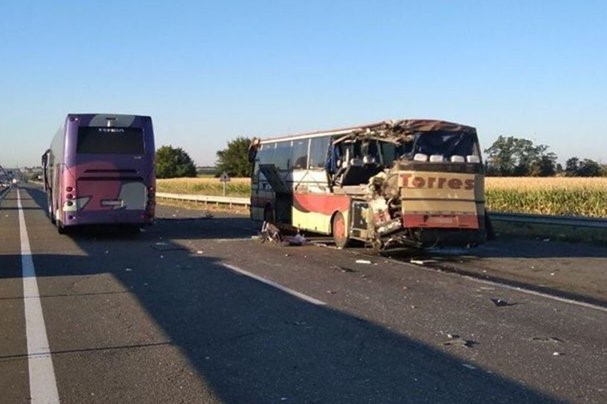 На Кіровоградщині зіштовхнулися автобуси, є загиблі й травмовані. ДОПОВНЕНО