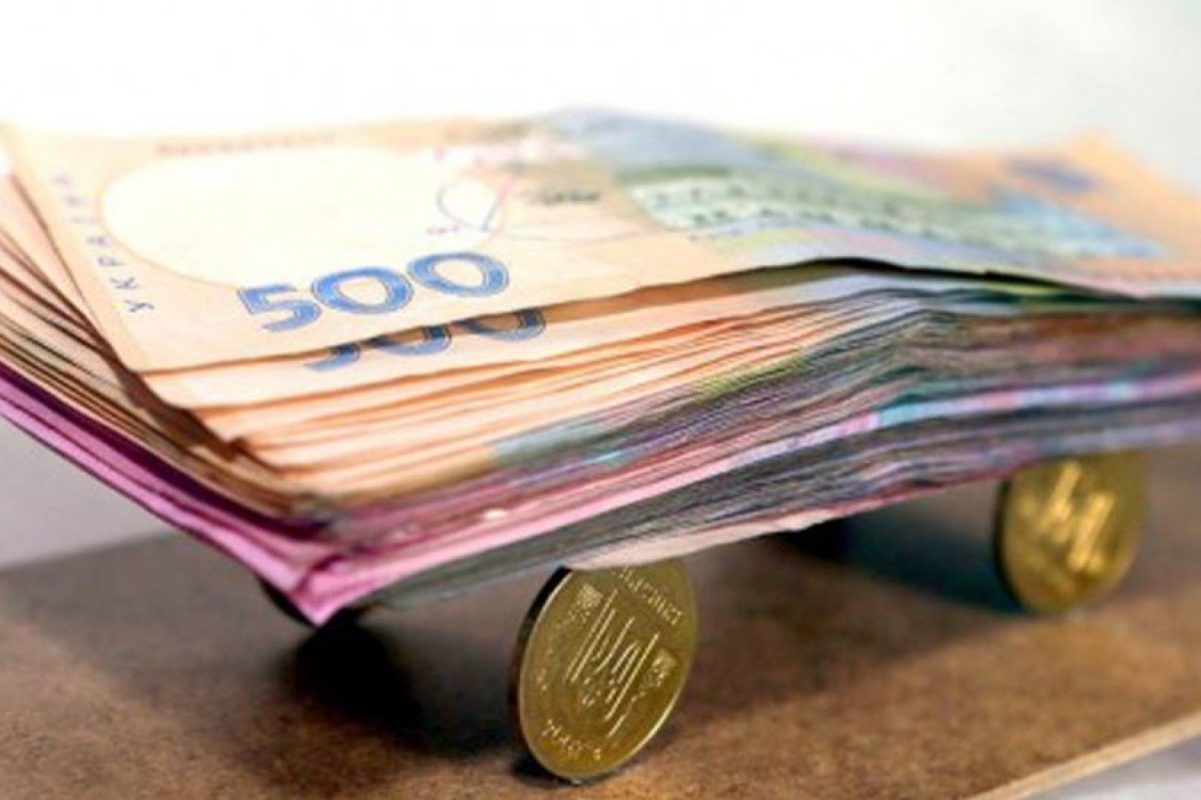 На Кіровоградщині середня зарплата на 3 тисячі гривень менша, ніж у середньому в Україні