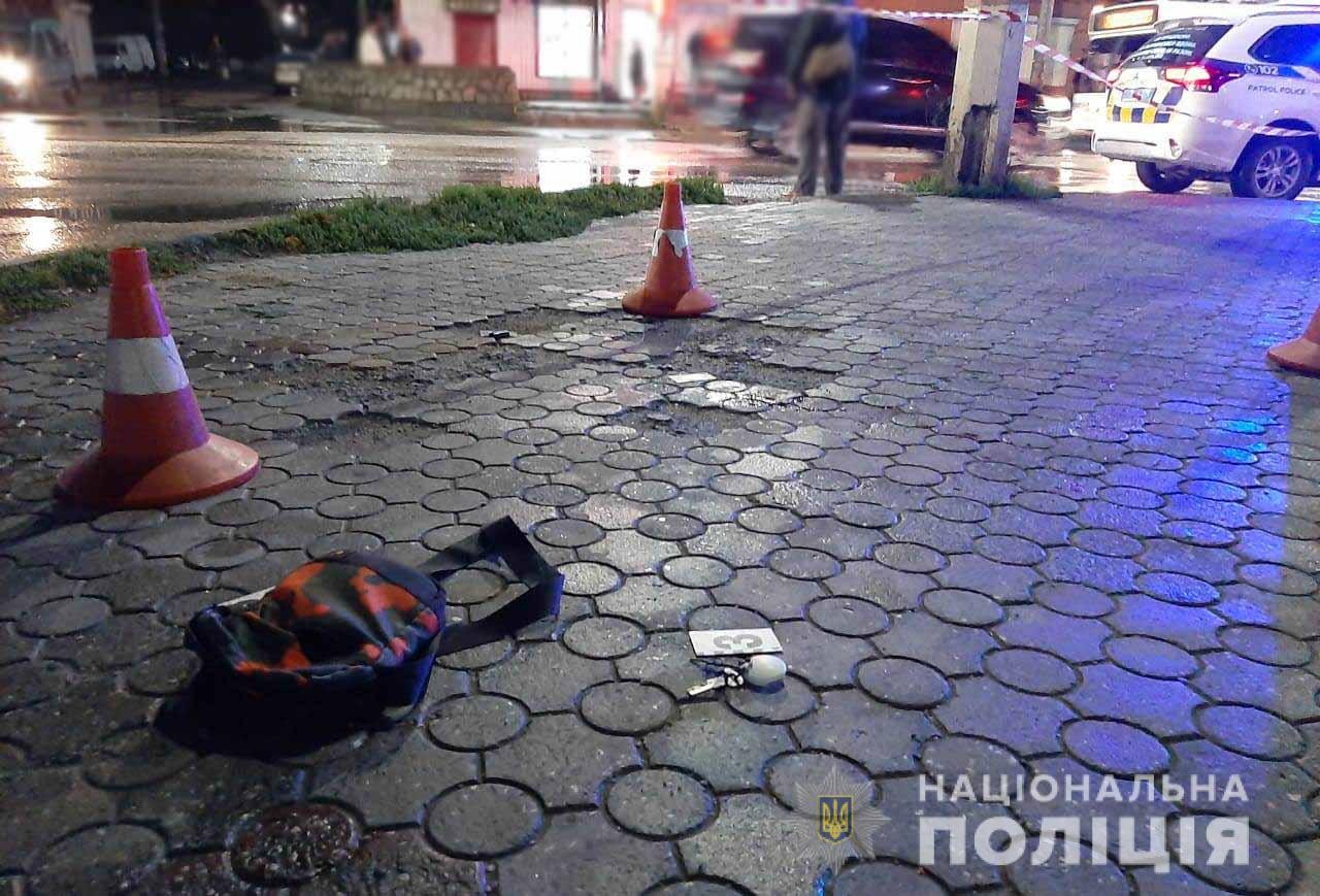 У Кропивницькому серед вулиці вбили 19-річного хлопця. ФОТО