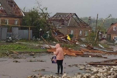У Кропивницькому негода знесла дахи та зруйнувала будинки. ФОТО. ВІДЕО