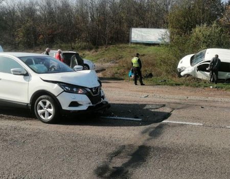 На Кіровоградщині водій Nissan спричинив ДТП. ФОТО