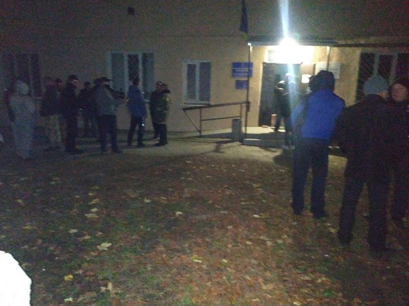 На Кіровоградщині голова ТВК намагався винести печатку з приміщення комісії