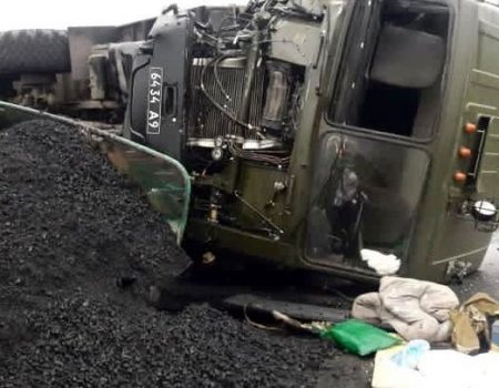На Кіровоградщині військова машина в’їхала в бригаду дорожників, є загиблі. ФОТО