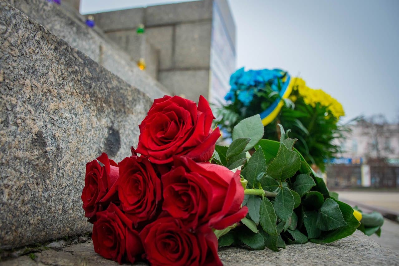 У Кропивницькому напередодні Дня Гідності тa Свободи відкрили меморіальну дошку Винниченку