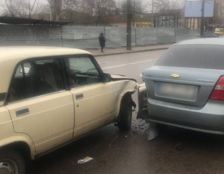 У Кропивницькому водій напідпитку, позбавлений права керування, вчинив ДТП. ФОТО