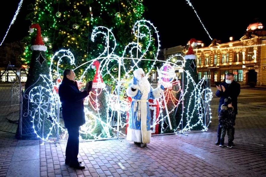 В Кропивницькому відкрили новорічну ялинку. ФОТО