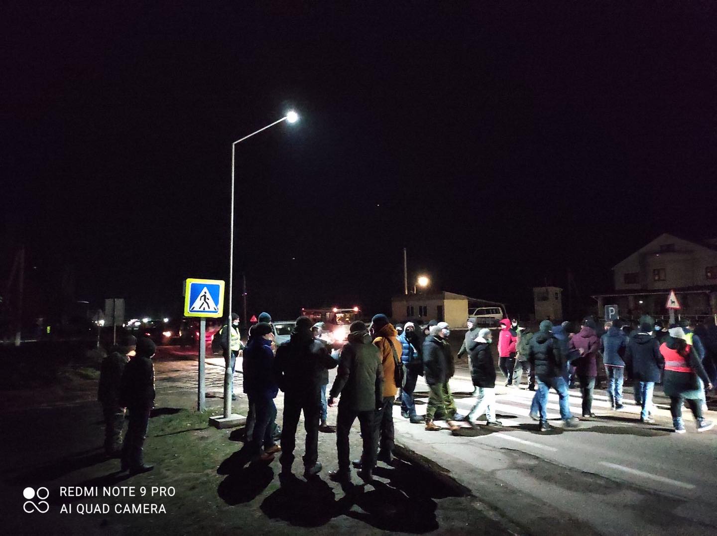 На Кіровоградщині десятки фур стоять кілька годин через протест шахтарів. ВІДЕО