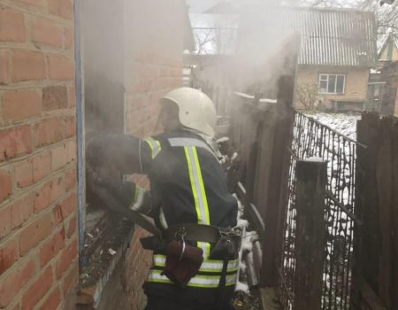 У Знам’янці на Кіровоградщині жінка з 3 дітьми отримали опіки під час пожежі