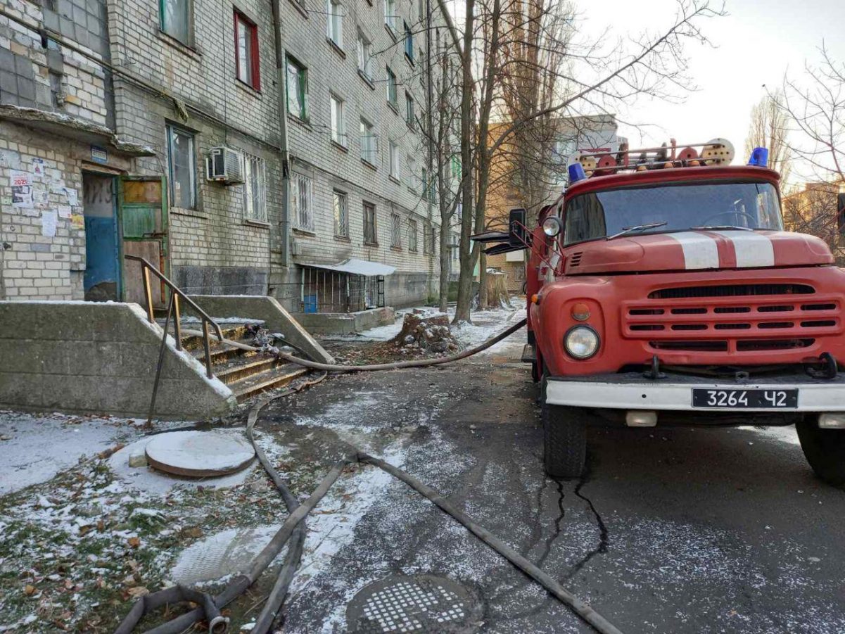 Кіровоградщина: у Світловодську сталася пожежа в квартирі 5-типоверхівки, врятували 2 людей