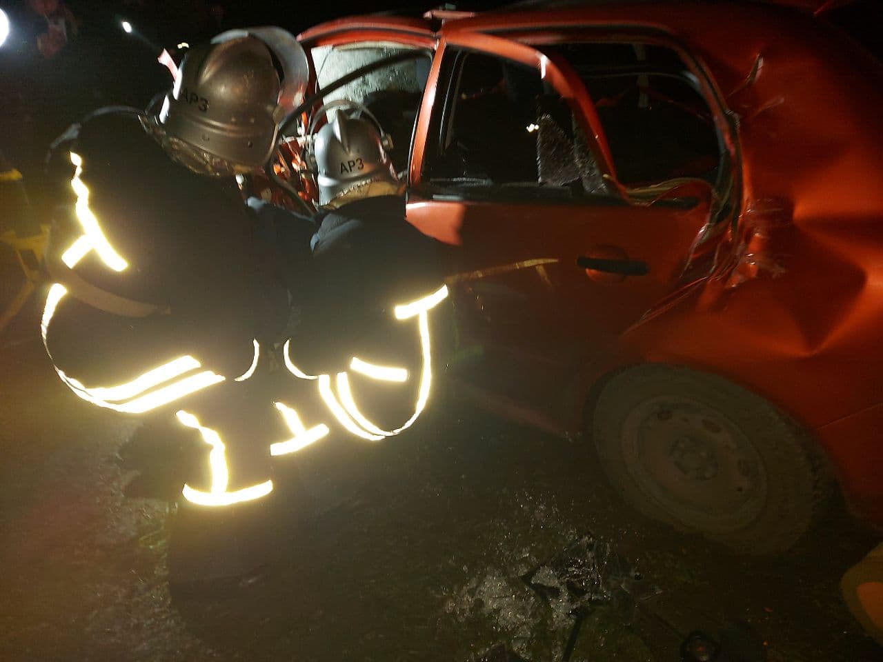 У Кропивницькому внаслідок ДТП постраждалий виявився заблокованим в авто. ФОТО