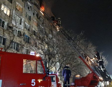 Кропивницький: пожежа на 8-ому поверсі гуртожитку, врятували 28 людей. ФОТО. ВІДЕО