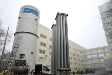 У Кіровоградській обласній лікарні запрацювала киснева станція