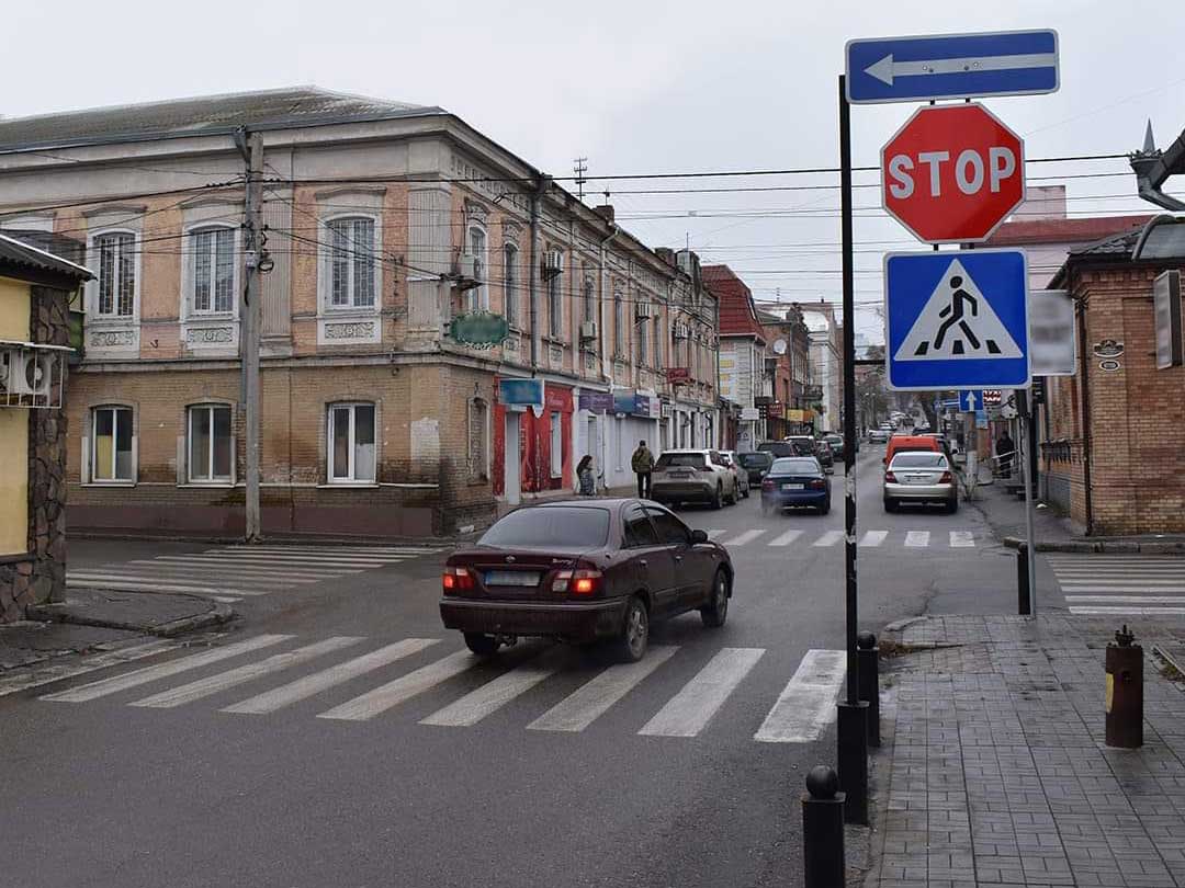 У Кропивницькому на небезпечному перехресті встановили новий знак