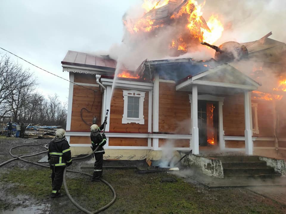 На Кіровоградщині збирають кошти на відновлення знищеного вогнем храму