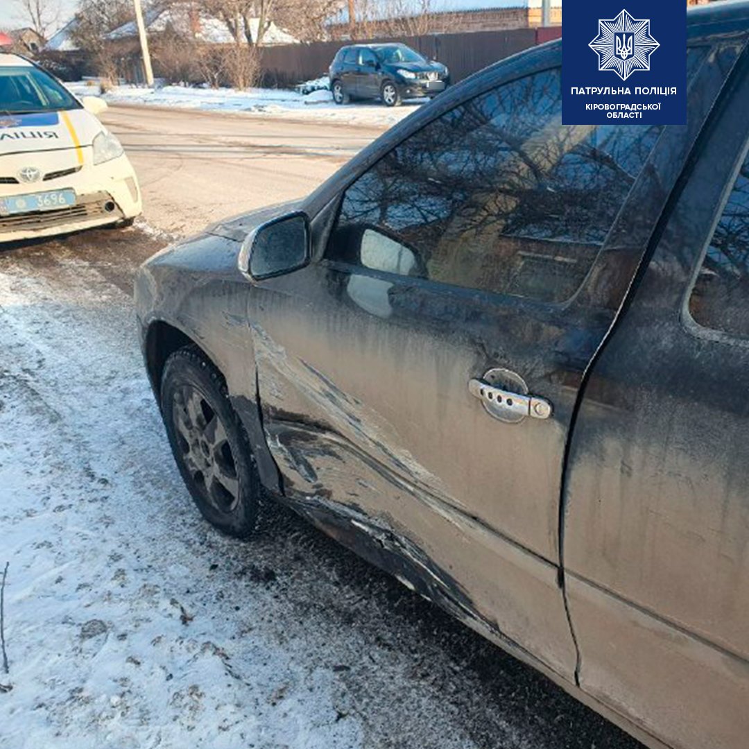 У Кропивницькому водій під час обгону спричинив ДТП. ФОТО 2