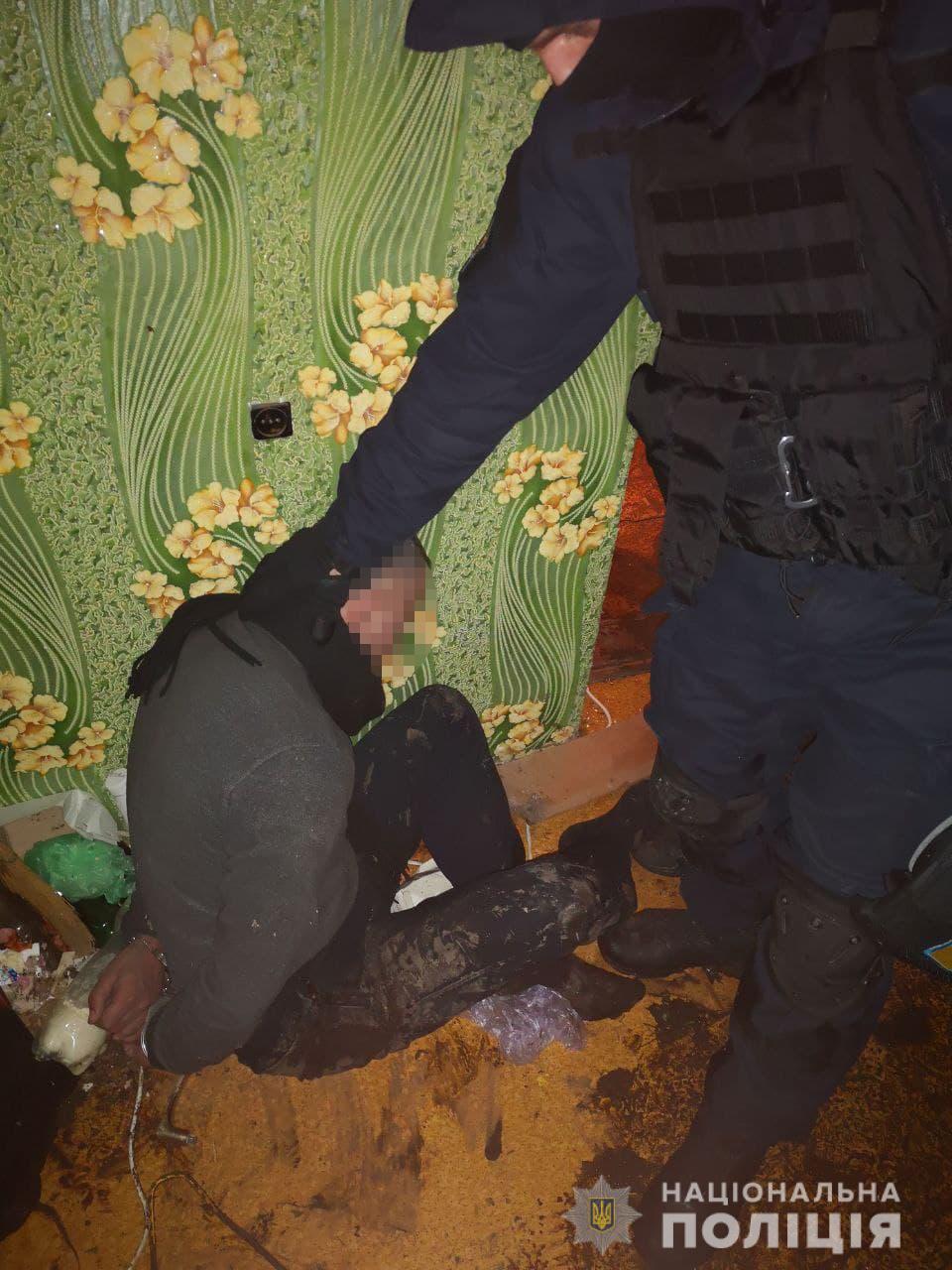 На Кіровоградщині силою утримували викраденого харків'янина. Фото 7