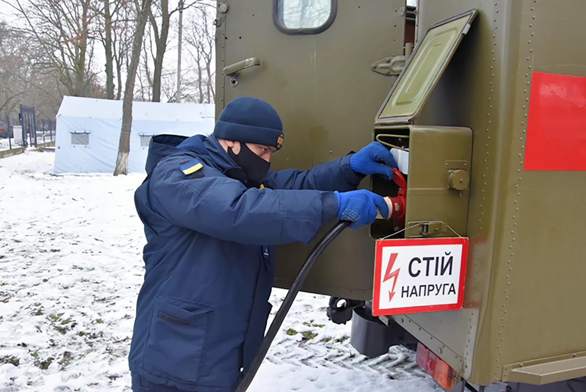 Через аварію рятувальники забезпечували електроживлення лікарні в Кропивницькому Photo 1