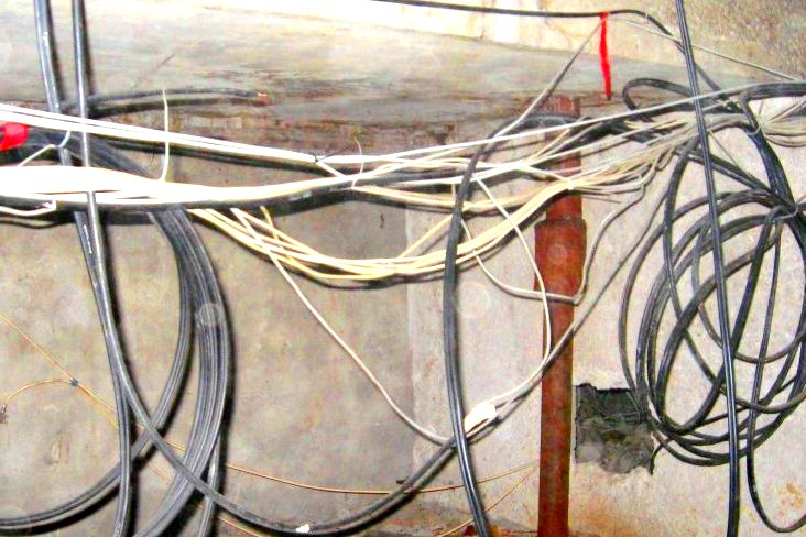 На 5-поверхівці в центрі Кропивницького горіли дроти інтернет-провайдера