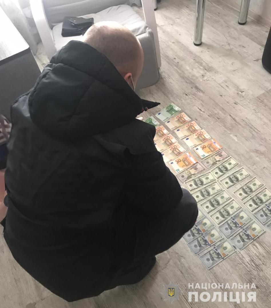 Кропивничанин зняв із чужих банківських карт майже 100 тисяч гривень