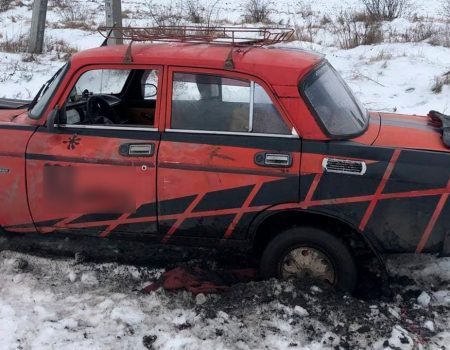 На Кіровоградщині злодії на викраденій автівці загрузли на околиці села
