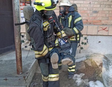 Надзвичайники врятували дідуся в підвалі олександрійської багатоповерхівки. ФОТО