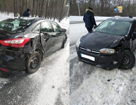 У Кропивницькому автівка збила електроопору. ФОТО. ВІДЕО