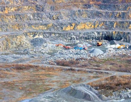 На Кіровоградщині директору підприємства оголосили підозру в незаконному видобутку граніту