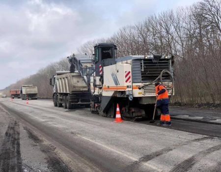 На Кіровоградщині почали ремонт траси, що сполучає Схід і Захід країни