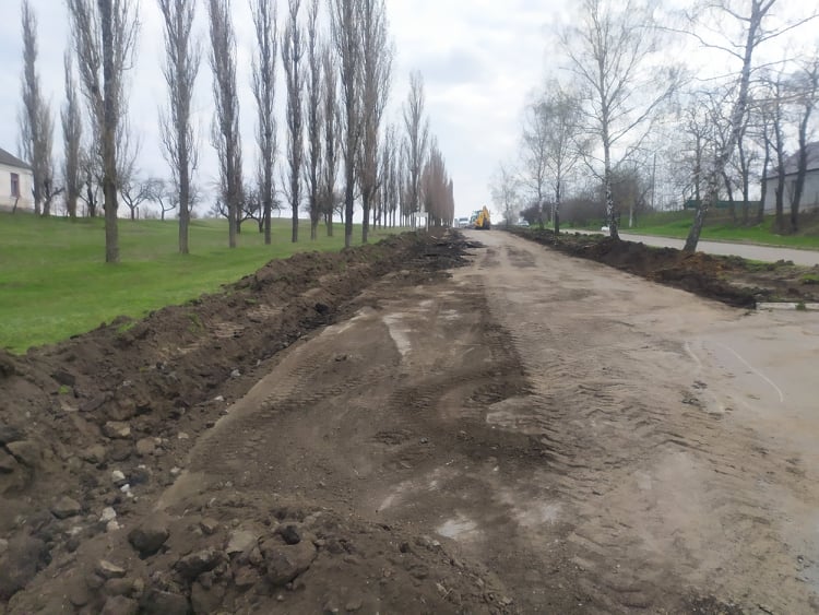 У Новомиргороді вперше за 40 років капітально відремонтують частину центральної дороги