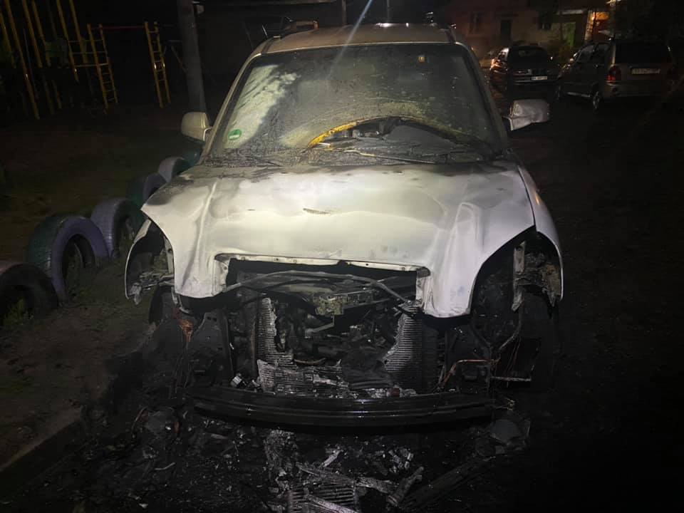 На Кіровоградщині згоріло авто дружини депутата-антикорупціонера. ФОТО