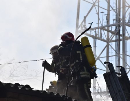 У Кропивницькому сталася пожежа на поліграфічному підприємстві. ФОТО