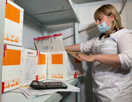 Кіровоградщина отримала майже 5 тисяч доз китайської вакцини проти COVID-19