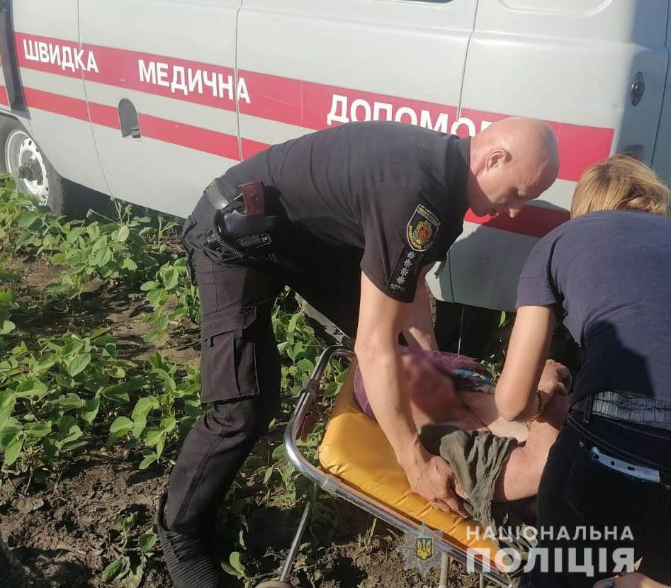 Зниклу 3 дні тому на Кіровоградщині пенсіонерку знайшли непритомною в полі. ФОТО