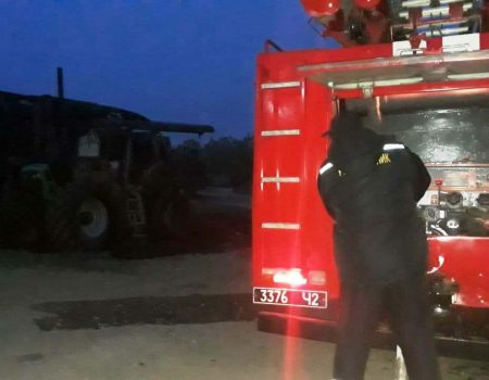 На Кіровоградщині у фермера згоріли 3 трактора і комбайн, міліція розслідує підпал. ФОТО