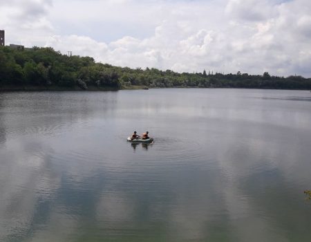 В Олександрії рятувальники дістали тіло чоловіка зі ставка