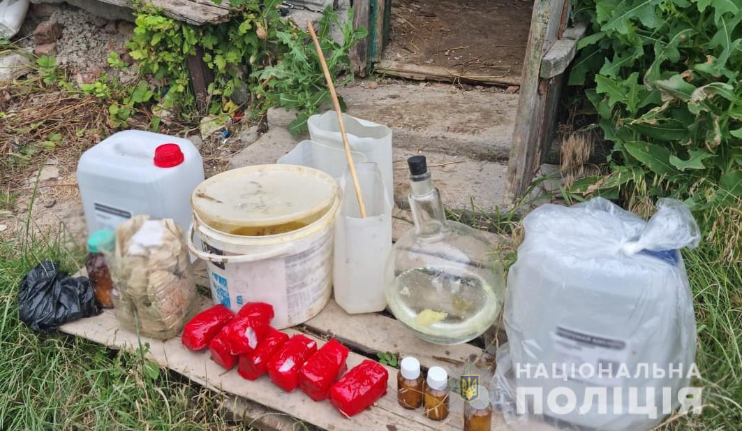 На Кіровоградщині чоловік облаштував вдома нарколабораторію. ФОТО