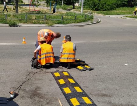 У Кропивницькому встановлять 2 “лежах поліцейських”