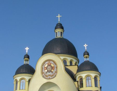 Виконком і депутати Аджамської сільради закликали місцевих священників вийти з УПЦ