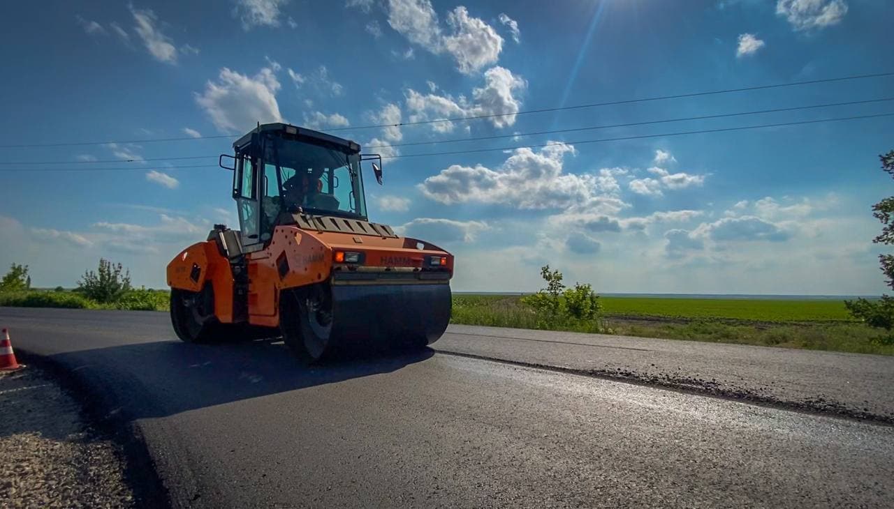 На Кіровоградщині триває ремонт дороги Первозванiвка-Калинiвка-Сасiвка