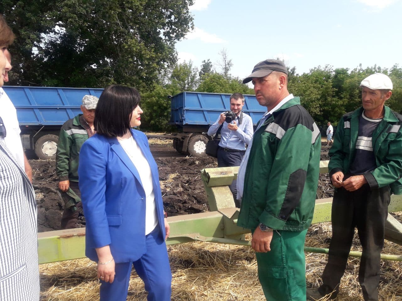 Голова Кіровоградської ОДА долучилася до збирання зернових. ФОТО. ВІДЕО