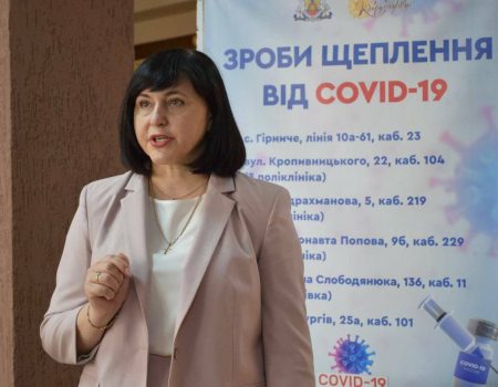 На Кіровоградщині до 1 вересня планують вакцинувати 80% медиків і освітян