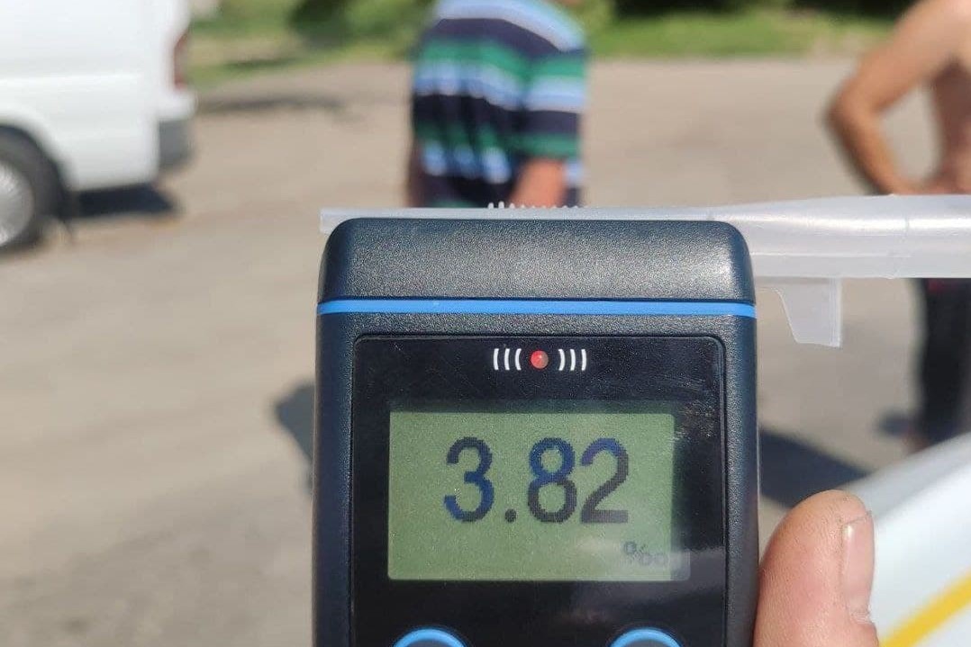 У Кропивницькому затримали водія в критичному стані сп&#8217;яніння, який ніколи не мав посвідчення