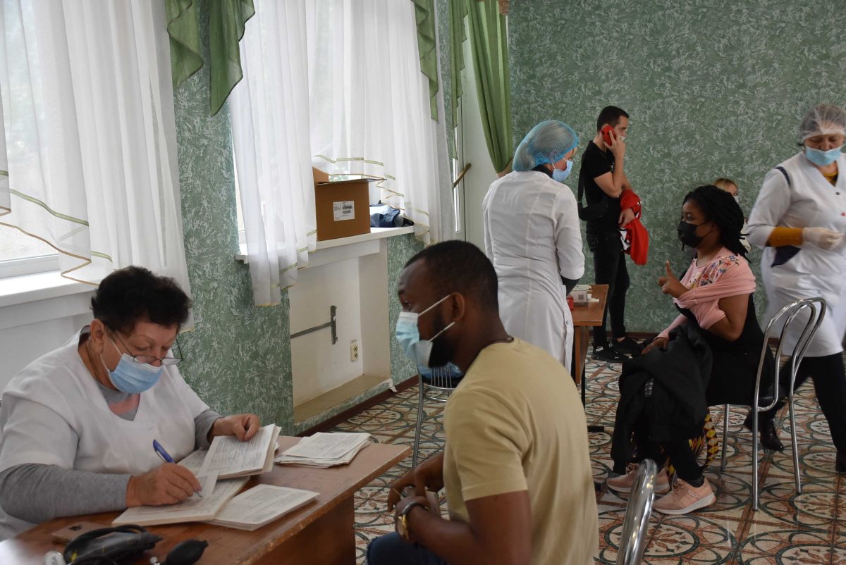 У Кропивницькому студентів та викладачів вакцинуватимуть в стінах вишів. ФОТО