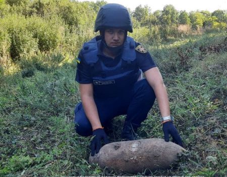 У Новгородківській громаді на Кіровоградщині місцеві жителі знайшли авіабомбу. ФОТО