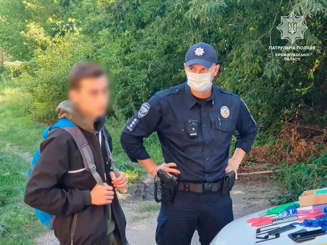 У Кропивницькому затримали 18-річного &#8220;закладчика&#8221; наркотиків. ФОТО