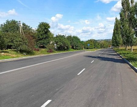 На Кіровоградщині першочергово ремонтують місцеві дороги, що ведуть до об’єктів соцсфери