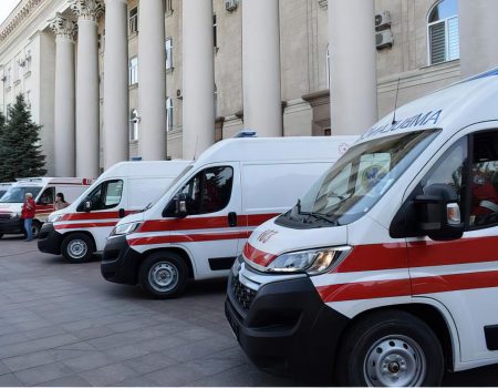 До Кропивницького екстрені виклики обслуговуватимуть 12 нових “швидких”. ФОТО