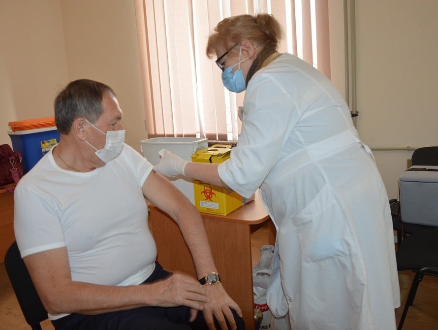 Міський голова Кропивницького втретє вакцинувався від COVID-19