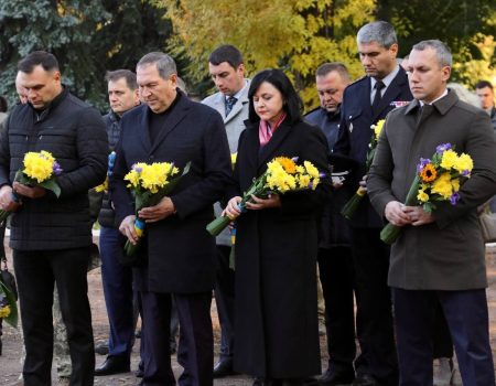 У Кропивницькому відзначили військових та вшанували пам’ять загиблих захисників України. ФОТО