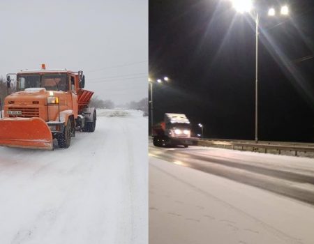 10 одиниць снігоприбиральної техніки вийшли на автошляхи Кіровоградщини. ФОТО